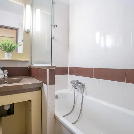 Apartment Le Village - C3 217 By Interhome Saint-Raphaël