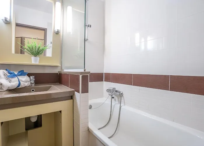 Appartamento Le Village - C3 217 By Interhome Saint-Raphaël