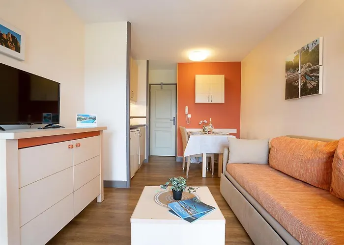 Appartamento Le Village - C3 217 By Interhome Saint-Raphaël